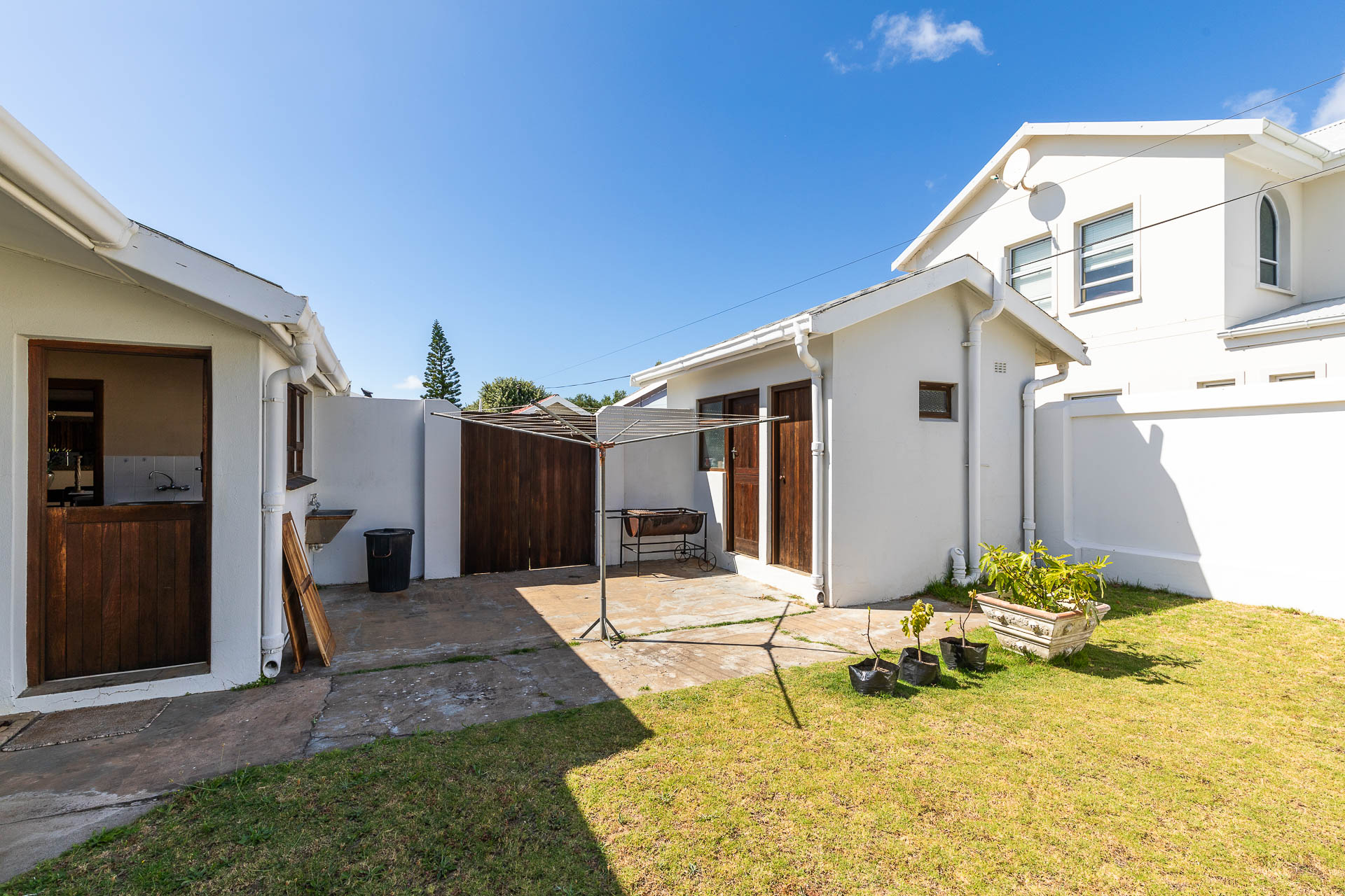 6 Bedroom Property for Sale in Stilbaai Wes Western Cape